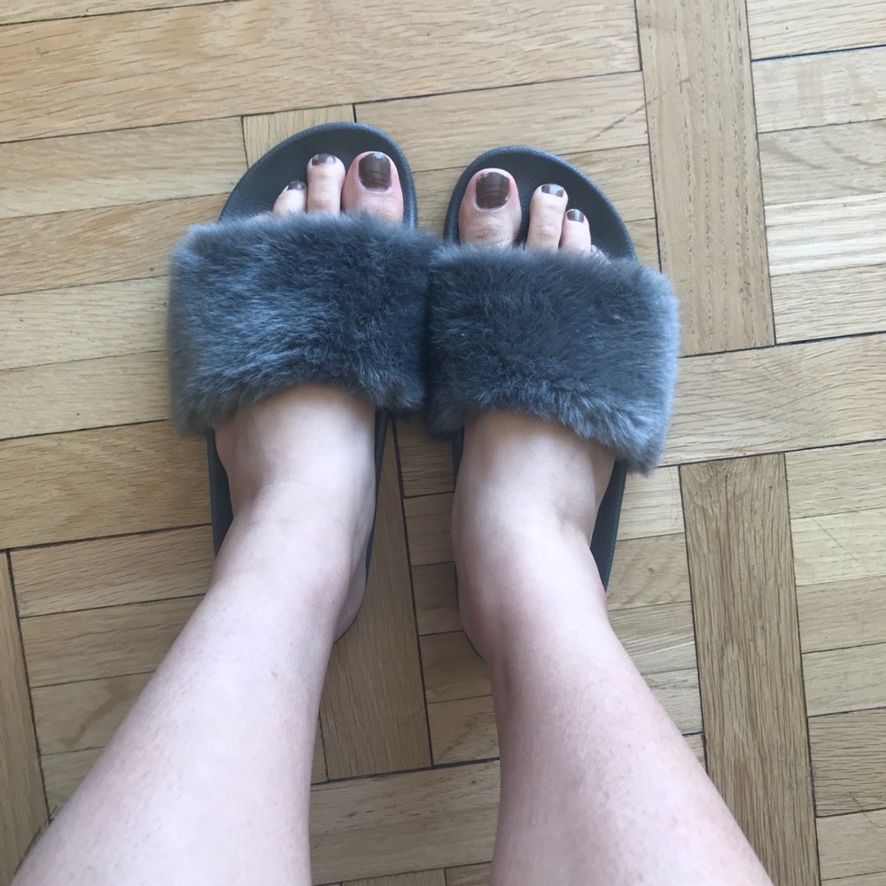 Steve madden fur sandal